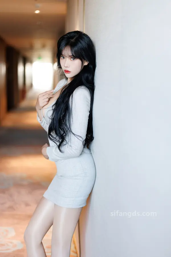 Vol. 9398 娜比《私购流出》(153P + 2V)