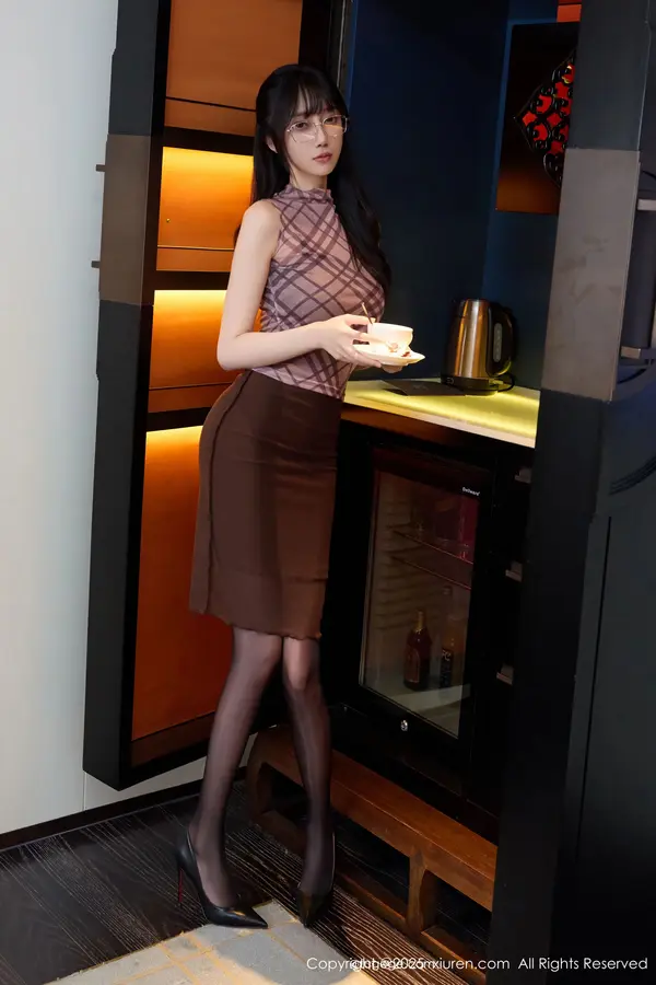Vol. 10793 玥儿玥er(71P)