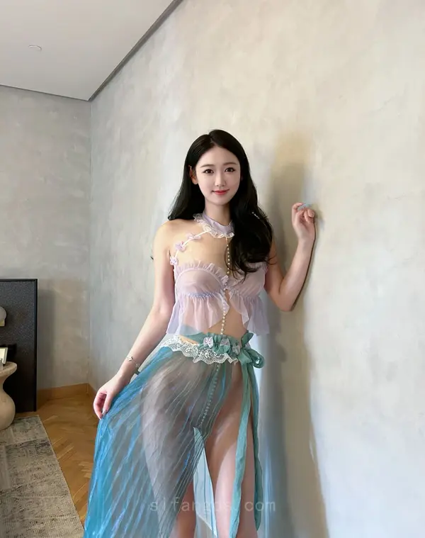 Vol. 8644 唐安琪《私购流出》(91P + 2V)