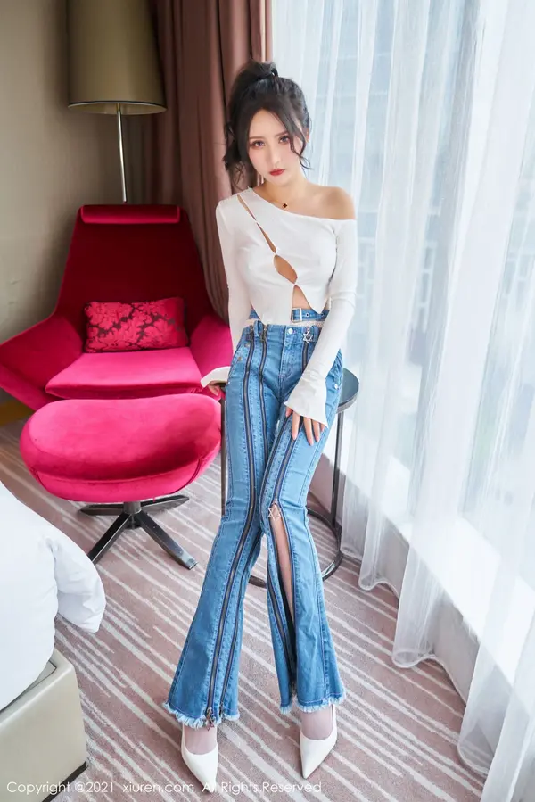 Vol. 03720 Emily尹菲(65P)